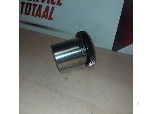 Gebruikte Oliepomp Mercedes E (W212) E-200 CDI 16V BlueEfficiency,BlueTEC Prijs € 50,00 Margeregeling aangeboden door EU Engines & Parts BV