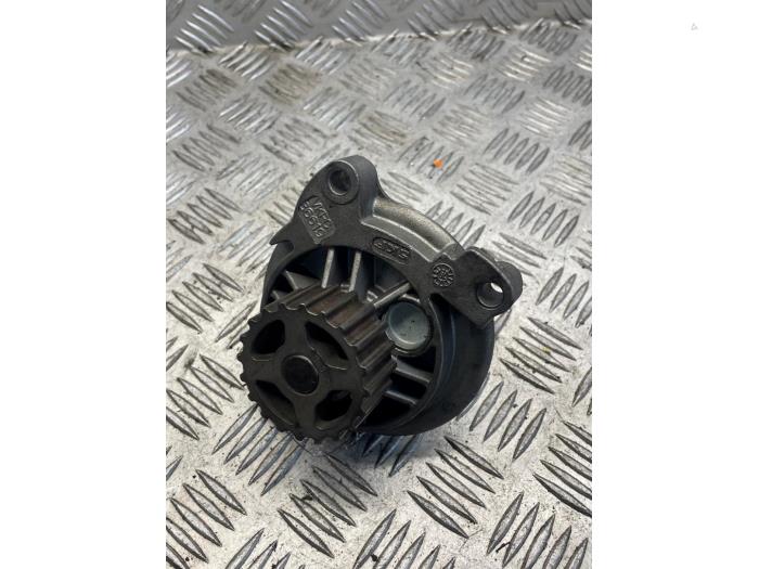 Gebruikte Waterpomp Volkswagen Transporter/Caravelle T4 2.5 TDI Prijs € 30,00 Margeregeling aangeboden door EU Engines & Parts BV