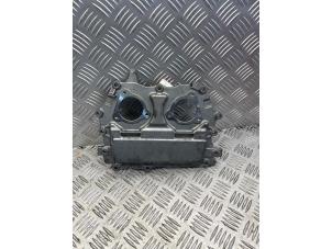 Gebruikte Distributiedeksel Mercedes A (177.0) 2.0 A-220 Turbo 16V Prijs € 65,00 Margeregeling aangeboden door EU Engines & Parts BV