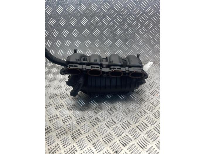 Gebruikte Spruitstuk Inlaat Peugeot 308 CC (4B) 1.6 HDiF 16V Prijs € 50,00 Margeregeling aangeboden door EU Engines & Parts BV