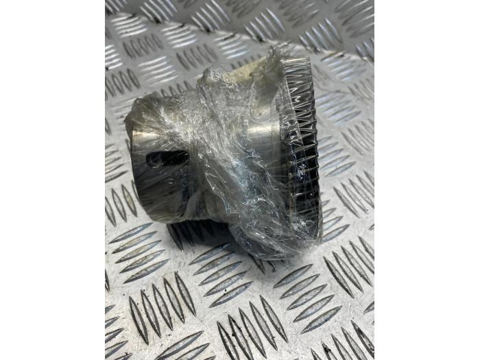 Gebruikte Oliepomp Mercedes E (W212) E-220 CDI 16V BlueTEC Prijs € 50,00 Margeregeling aangeboden door EU Engines & Parts BV