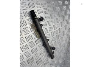 Gebruikte Injector brug Mercedes ML II (164/4JG) 3.0 ML-350 CDI 4-Matic V6 24V Prijs € 50,00 Margeregeling aangeboden door EU Engines & Parts BV