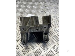 Gebruikte Motorrubber Opel Movano (4A1; 4A2; 4B2; 4B3; 4C2; 4C3) 2.5 DTI Prijs € 30,00 Margeregeling aangeboden door EU Engines & Parts BV