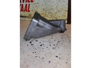 Gebruikte Motorsteun Mercedes C (W203) 1.8 C-230K 16V Prijs € 25,00 Margeregeling aangeboden door EU Engines & Parts BV