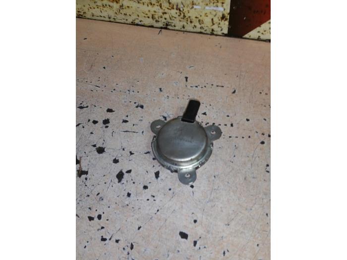 Gebruikte Nokkenas Verstelling Ford Fiesta 7 1.0 EcoBoost 12V 100 Prijs € 20,00 Margeregeling aangeboden door EU Engines & Parts BV