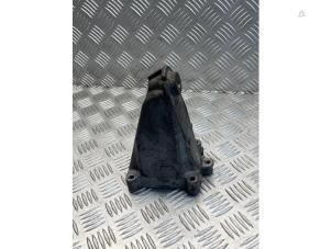 Gebruikte Motorrubber Mercedes E (W212) E-250 CGI 16V BlueEfficiency Prijs € 25,00 Margeregeling aangeboden door EU Engines & Parts BV