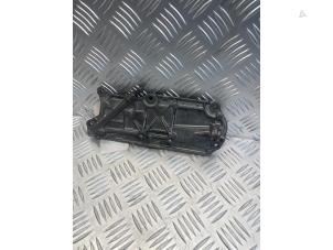 Gebruikte Distributiedeksel Mercedes E Estate (S213) E-200d 2.0 Turbo 16V Prijs € 35,00 Margeregeling aangeboden door EU Engines & Parts BV