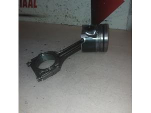 Gebruikte Zuiger Volkswagen LT II 2.5 TDi LWB Prijs € 75,00 Margeregeling aangeboden door EU Engines & Parts BV