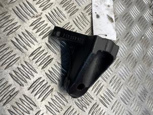 Gebruikte Motorsteun Opel Vivaro A 2.0 CDTI Prijs € 25,00 Margeregeling aangeboden door EU Engines & Parts BV