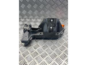 Gebruikte Motorsteun Iveco New Daily V 29L13V, 35C13V, 35S13V, 40C13V, 40S13V Prijs € 50,00 Margeregeling aangeboden door EU Engines & Parts BV