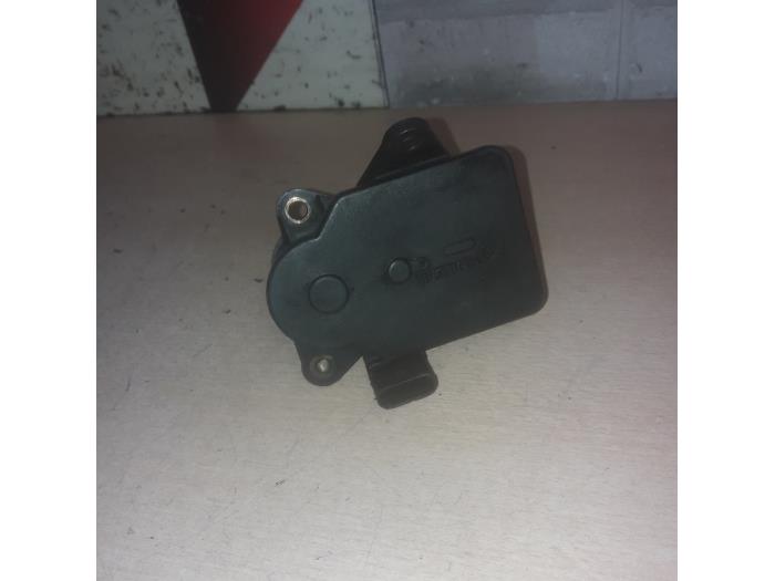 Gebruikte Stelmotor inlaatspruitstuk Mercedes ML II (164/4JG) 3.0 ML-320 CDI 4-Matic V6 24V Prijs € 50,00 Margeregeling aangeboden door EU Engines & Parts BV