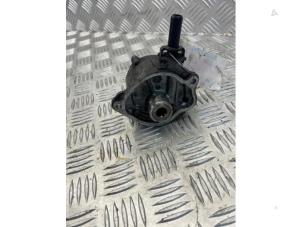 Gebruikte Vacuumpomp (Diesel) Mercedes A (W176) 1.5 A-180 CDI, A-180d 16V Prijs € 30,00 Margeregeling aangeboden door EU Engines & Parts BV