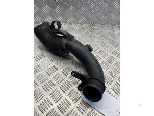 Gebruikte Intercooler Buis Peugeot Boxer (U9) 2.2 HDi 150 Euro 5 Prijs € 75,00 Margeregeling aangeboden door EU Engines & Parts BV