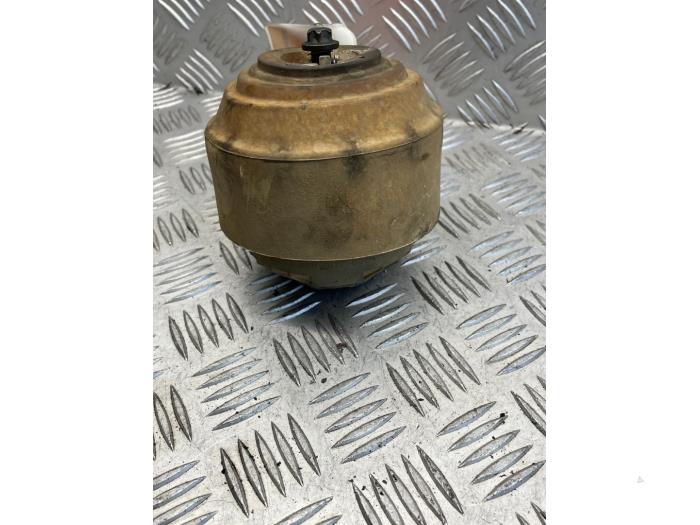 Gebruikte Motorrubber Mercedes C (W202) 1.8 C-180 16V Prijs € 35,00 Margeregeling aangeboden door EU Engines & Parts BV