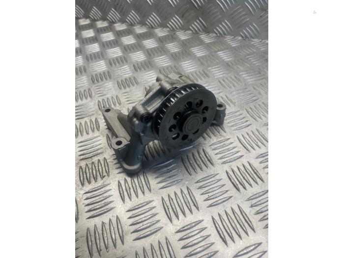 Gebruikte Oliepomp Volkswagen Transporter/Caravelle T5 2.0 TDI DRF Prijs € 50,00 Margeregeling aangeboden door EU Engines & Parts BV