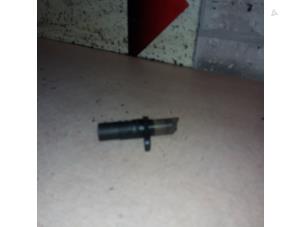 Gebruikte Krukas sensor Renault Trafic New (FL) 2.0 dCi 16V 115 Prijs € 20,00 Margeregeling aangeboden door EU Engines & Parts BV