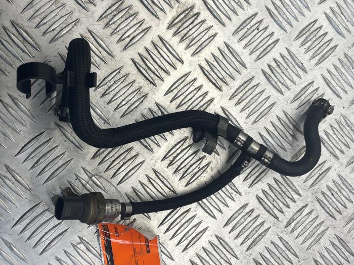 Brandstofdruk sensor van een Mercedes-Benz E (W212) E-200 CDI 16V BlueEfficiency,BlueTEC 2012