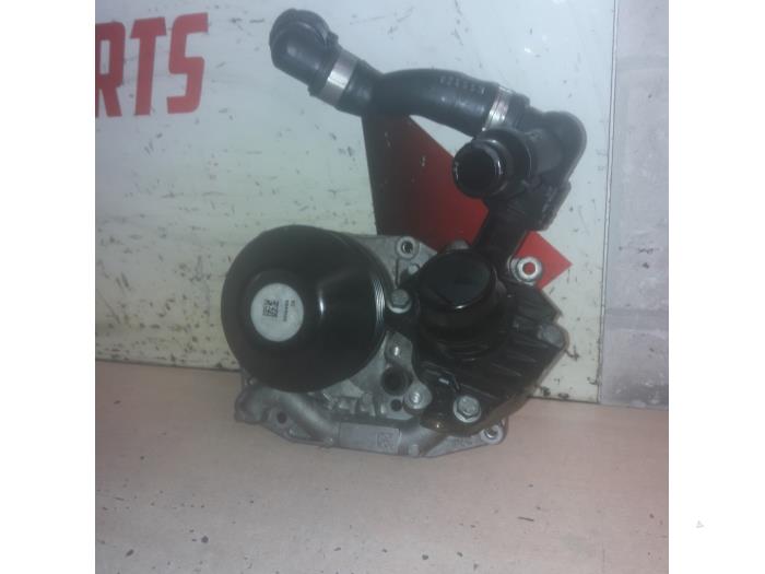 Gebruikte Waterpomp BMW 1 serie (F20) 118d 2.0 16V Prijs € 75,00 Margeregeling aangeboden door EU Engines & Parts BV