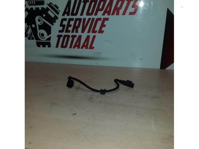 Pingelsensor van een Mercedes-Benz E (W212) E-250 CDI 16V BlueEfficiency 2014