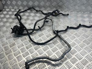 Gebruikte Brandstofleiding Landrover Range Rover IV (LG) 4.4 SDV8 32V Prijs € 75,00 Margeregeling aangeboden door EU Engines & Parts BV