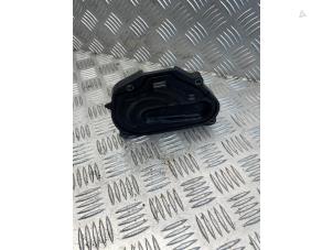 Gebruikte Distributiedeksel Citroen C3 Aircross I (2C/2R) 1.2 e-THP PureTech 110 Prijs € 20,00 Margeregeling aangeboden door EU Engines & Parts BV