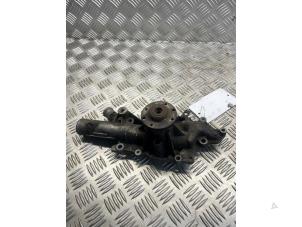 Gebruikte Waterpomp Mercedes Sprinter 3t (903) 311 CDI 16V Prijs € 35,00 Margeregeling aangeboden door EU Engines & Parts BV