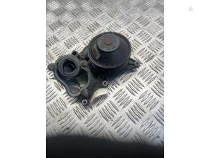 Gebruikte Waterpomp BMW 5 serie (F10) 520d 16V Prijs € 35,00 Margeregeling aangeboden door EU Engines & Parts BV