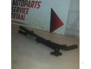 Gebruikte Waterpijp Mercedes C (W204) 1.8 C-180 CGI 16V Prijs € 45,00 Margeregeling aangeboden door EU Engines & Parts BV