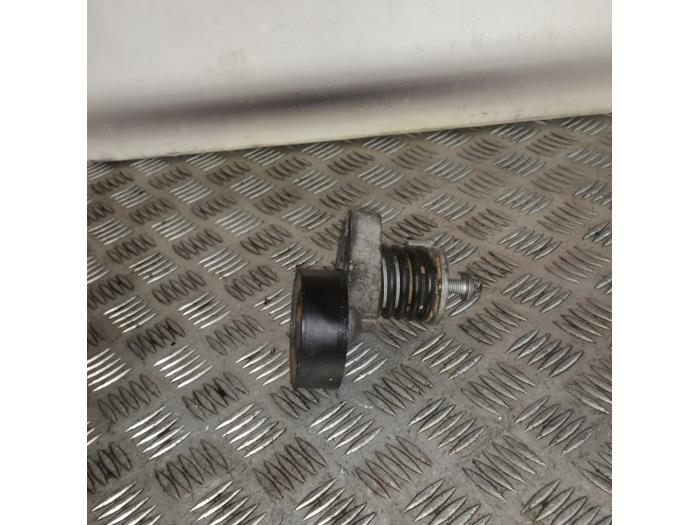 Gebruikte Spanrol Multiriem Mercedes C (W204) 1.8 C-180 CGI 16V Prijs € 25,00 Margeregeling aangeboden door EU Engines & Parts BV