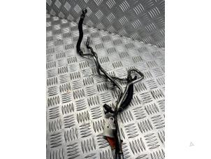 Gebruikte Brandstofleiding Mercedes E (W212) E-200 CDI 16V BlueEfficiency,BlueTEC Prijs € 35,00 Margeregeling aangeboden door EU Engines & Parts BV