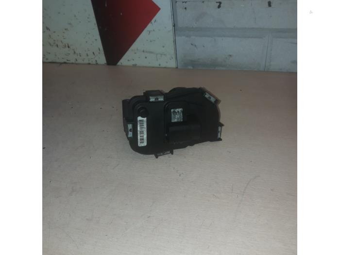 Gebruikte Wervelklep motor Opel Insignia Sports Tourer 2.0 CDTI 16V 130 ecoFLEX Prijs € 75,00 Margeregeling aangeboden door EU Engines & Parts BV