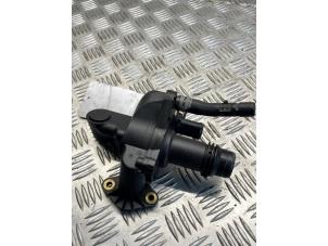 Gebruikte Thermostaathuis Landrover Range Rover Sport (LW) 3.0 D350 MHEV Prijs € 35,00 Margeregeling aangeboden door EU Engines & Parts BV