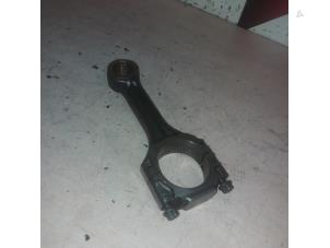 Gebruikte Drijfstang Volkswagen LT I 28 2.4 TD Prijs € 50,00 Margeregeling aangeboden door EU Engines & Parts BV