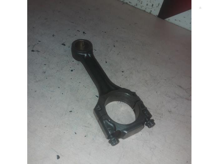 Gebruikte Drijfstang Volkswagen LT I 28 2.4 TD Prijs € 50,00 Margeregeling aangeboden door EU Engines & Parts BV