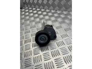 Gebruikte Spanrol Multiriem Mercedes C (W203) Prijs € 20,00 Margeregeling aangeboden door EU Engines & Parts BV