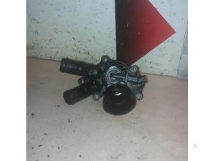Gebruikte Thermostaathuis Mercedes C Estate (S204) 1.8 C-180 CGI 16V Prijs € 45,00 Margeregeling aangeboden door EU Engines & Parts BV