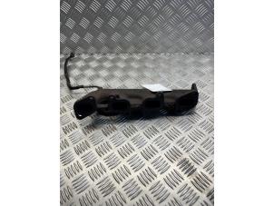 Gebruikte Uitlaatspruitstuk Mercedes E Estate (S212) E-200 CDI 16V BlueEfficiency,BlueTEC Prijs € 50,00 Margeregeling aangeboden door EU Engines & Parts BV