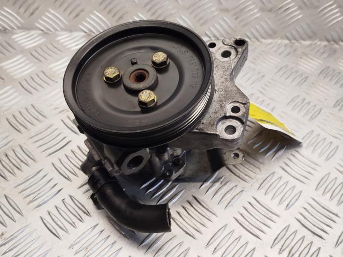 Gebruikte Pomp Servo Landrover Freelander Hard Top 2.0 td4 16V Prijs € 75,00 Margeregeling aangeboden door EU Engines & Parts BV