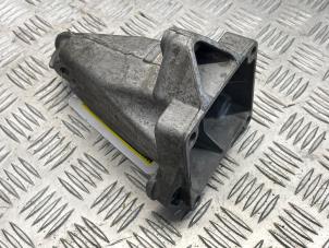 Gebruikte Motorsteun Mercedes C (W203) 1.8 C-200K 16V Prijs € 30,00 Margeregeling aangeboden door EU Engines & Parts BV