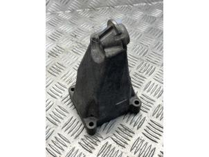 Gebruikte Motorsteun Mercedes C (W203) 1.8 C-200K 16V Prijs € 35,00 Margeregeling aangeboden door EU Engines & Parts BV