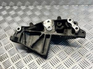 Gebruikte Motorrubber Renault Master III (FV) 2.3 dCi 125 16V RWD Prijs € 35,00 Margeregeling aangeboden door EU Engines & Parts BV