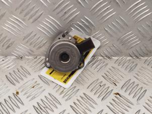 Gebruikte Sensor Nokkenas Mercedes C Sportcoupé (C203) 1.8 C-200K 16V Prijs € 35,00 Margeregeling aangeboden door EU Engines & Parts BV