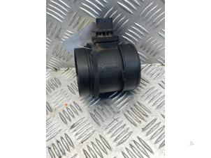 Gebruikte Luchtmassameter Hyundai Santa Fe II (CM) 2.2 CRDi 16V 4x2 Prijs € 30,25 Inclusief btw aangeboden door EU Engines & Parts BV