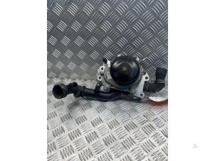 Gebruikte Koelvloeistof pomp Mercedes E (W212) E-250 CDI 16V BlueEfficiency Prijs € 75,00 Margeregeling aangeboden door EU Engines & Parts BV