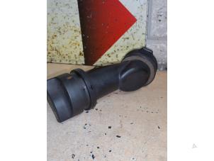 Gebruikte Olie vulpijp Mercedes Vito (639.6) 3.0 122 CDI V6 24V Prijs € 20,00 Margeregeling aangeboden door EU Engines & Parts BV