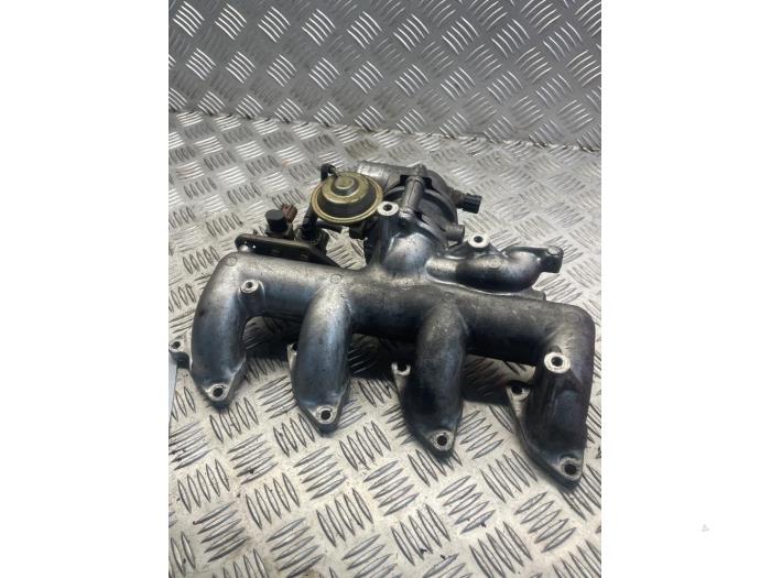 Gebruikte Inlaatspruitstuk Mitsubishi L-200 2.5 DI-D 4x4 Prijs € 75,00 Margeregeling aangeboden door EU Engines & Parts BV
