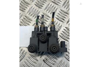 Gebruikte Luchtvering module Landrover Range Rover Sport (LW) 3.0 TDV6 Prijs € 125,00 Margeregeling aangeboden door EU Engines & Parts BV