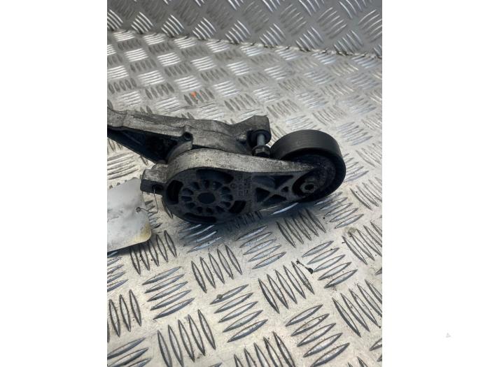 Gebruikte Spanrol Multiriem Volkswagen Caddy III (2KA,2KH,2CA,2CH) 1.9 TDI Prijs € 20,00 Margeregeling aangeboden door EU Engines & Parts BV