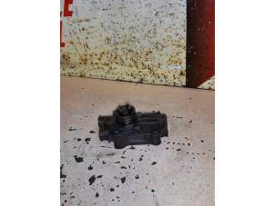 Gebruikte Opvoerpomp Mercedes Sprinter 3t (903) 308 CDI 16V Prijs € 25,00 Margeregeling aangeboden door EU Engines & Parts BV