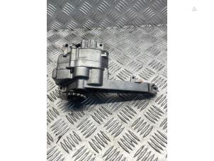 Gebruikte Oliepomp Mercedes E (C207) E-350 CDI V6 24V Prijs € 50,00 Margeregeling aangeboden door EU Engines & Parts BV